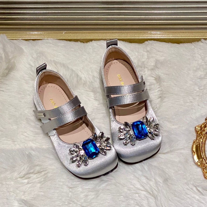 Cipele od prave kože za djevojčice, proljeće 2026, sjajne rhinestones ukrasi, stil princeze, četvrtasti nos, Velcro zatvarač