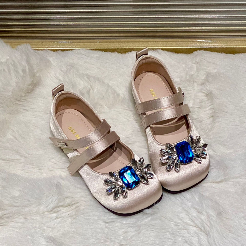Cipele od prave kože za djevojčice, proljeće 2026, sjajne rhinestones ukrasi, stil princeze, četvrtasti nos, Velcro zatvarač