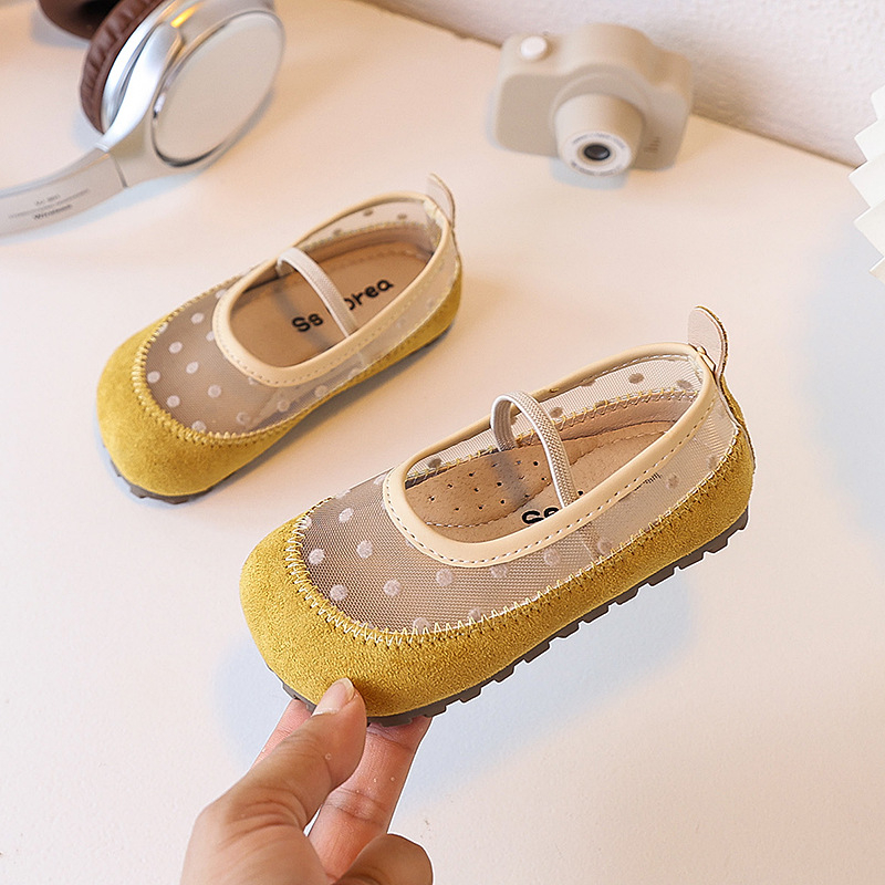 Lányoknak készült retró slip-on cipő puha talppal, fehér, alacsony orr-rész, hercegnő stílusú