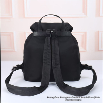 Unisex batoh na voľný čas, vodeodolný 20–35 L, nylon/oxford tkanina, veľká kapacita, na cestovanie, priestor pre 16-palcový notebook, jednoduchý dizajn.