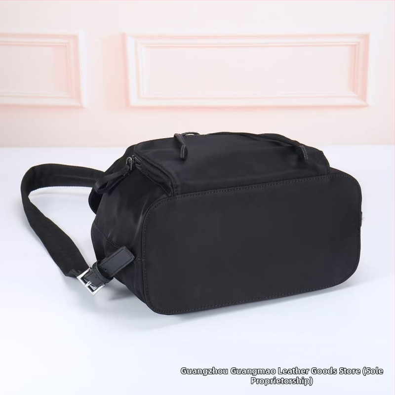 Unisex batoh na voľný čas, vodeodolný 20–35 L, nylon/oxford tkanina, veľká kapacita, na cestovanie, priestor pre 16-palcový notebook, jednoduchý dizajn.
