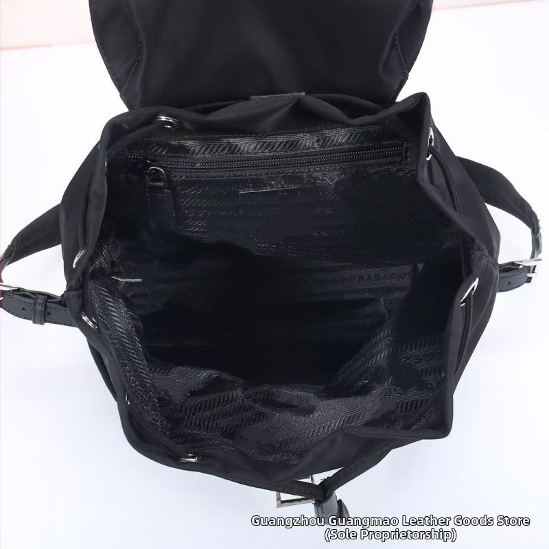 Unisex batoh na voľný čas, vodeodolný 20–35 L, nylon/oxford tkanina, veľká kapacita, na cestovanie, priestor pre 16-palcový notebook, jednoduchý dizajn.