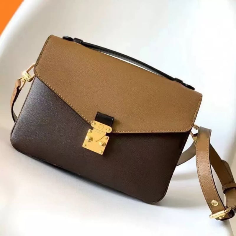 Klasična visokokvalitetna vintage messenger torba sa zaključkom na kopču; nošenje preko ramena, crossbody ili ručna torba, svakodnevni stil