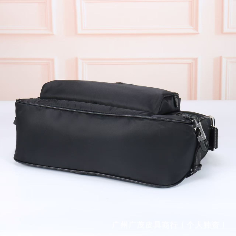 Geantă crossbody pentru bărbați, din material Oxford, impermeabilă, cu multiple compartimente și capacitate mare pentru călătorii, potrivită pentru laptop de 8 inci