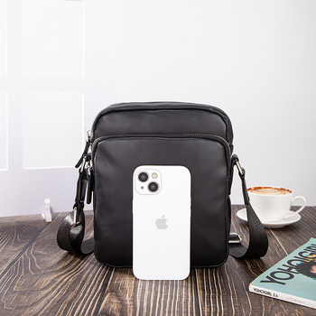 Geantă crossbody pentru bărbați din PU – stil stradal coreean, impermeabilă, compatibilă cu laptop de 8 inci, pentru călătorii și utilizare zilnică