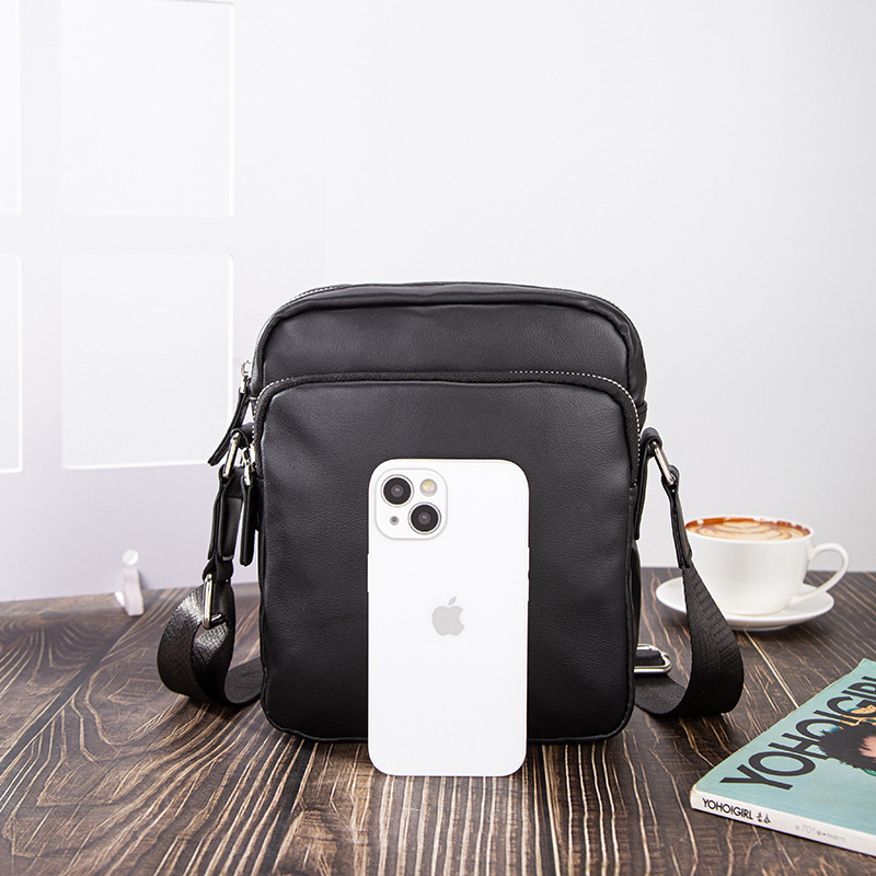 Geantă crossbody pentru bărbați din PU – stil stradal coreean, impermeabilă, compatibilă cu laptop de 8 inci, pentru călătorii și utilizare zilnică