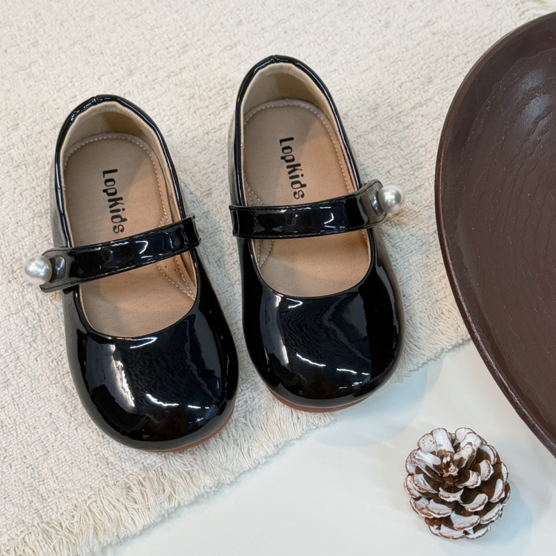 Pohodlné na nosenie, silno odporúčané: Dievčenské topánky s perlovo lakovaným povrchom, princeznovský štýl, slip-on, s Velcro, Mäkká podrážka, na jar a leto
