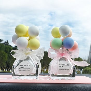 Kézzel készített autóillatosító ballon formájú, rajzfilmszerű – fehér makaron, középkonzol dísz