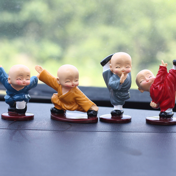 Shaolin szerzetes színes ruhában, gyantából készült figurka, otthoni dekorációhoz és autó belső tér dekorációhoz