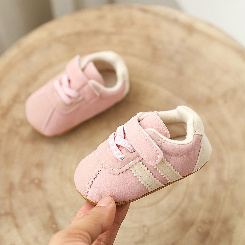 Unisex dječje tenisice za hodanje 12–48 mjeseci, s Velcro zatvaračem, gornji dio od sintetičke kože, prozračne, nizak kroj, prugasti uzorak, meka gumena potplat