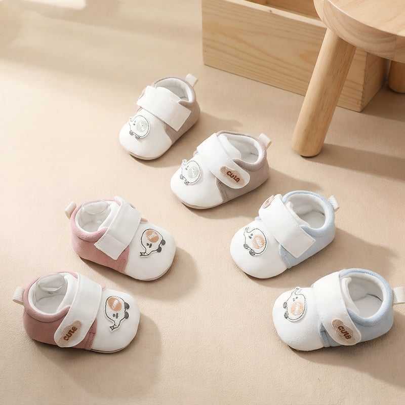 Xuebao Baby unisex παπούτια για μωρά, αναπνεύσιμο πάνω μέρος από σουέντ και καμβά, χαμηλό ύψος, Velcro κλείσιμο, καρτούν εκτύπωση, anti-slip σόλα, 0–3 ετών