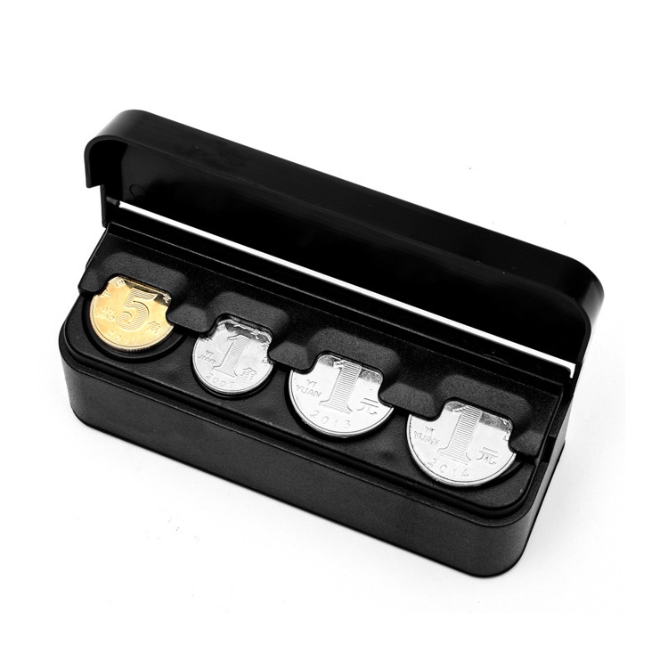 Autóhoz használható érmeztároló doboz – kompakt, hordozható középkonzolhoz (11.5 × 4 × 3.5 cm)