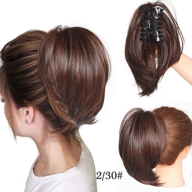 Perucă tip coadă de cal cu clips pentru femei cu păr și păr de corp, 22 cm, 80 g, cu vârfuri ușor ondulate.
