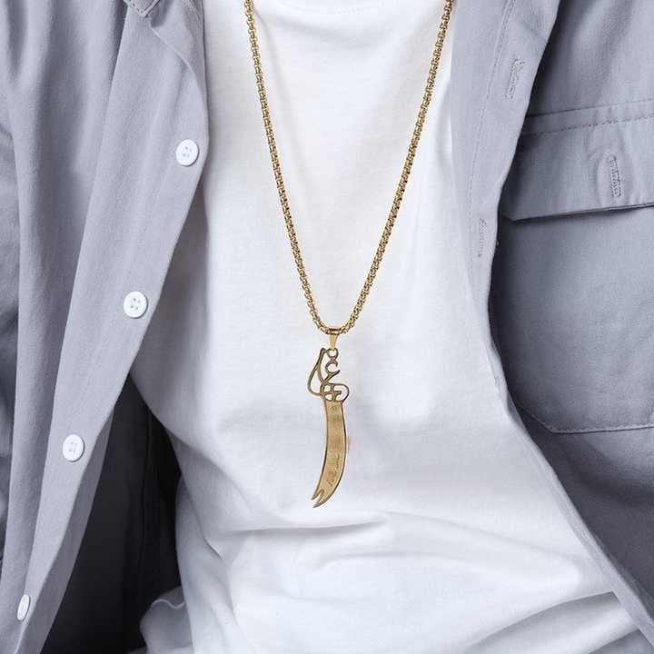 Prívesok s mečom v retro hip-hopovom štýle, unisex, náhrdelník s dutým gravírovaným nožom, veľkoobchod so šperkami z nehrdzavejúcej ocele.