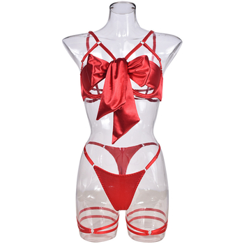 Noul set de lenjerie intimă sexy de la Lingerie, în stil european și american, cu panglică delicată și detalii sculptate, format din trei piese și armătură.