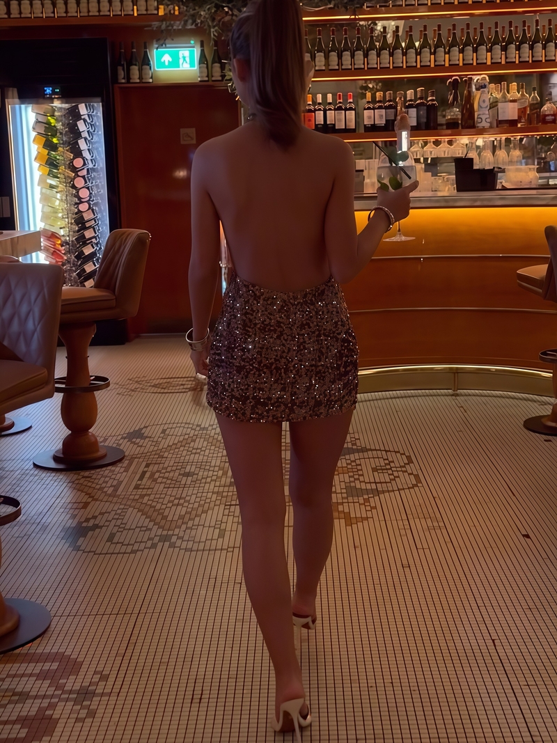 Rochie nouă cu paiete în stil european și american, primăvară/vară 2026, rochie sexy, slim, fără spate, pentru femei, foarte bine vândută, potrivită pentru comerțul transfrontalier.