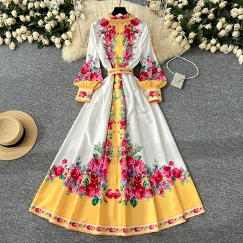 Rochie lungă cu închizătoare la un singur rând de nasturi, mulată în talie, în stil retro șic, design de nișă din 2025