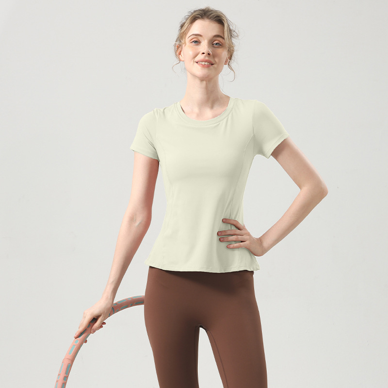 Ženski top za jogu s ugrađenom podlogom za grudi za pilates i фитнес, kratki rukav, 2025, brzo suši