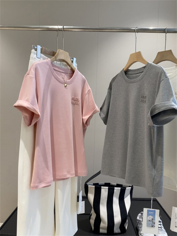 Ženski T-shirt od pamutno-mješavine, okrugli izrez, kratki rukavi, mekana udobna silueta