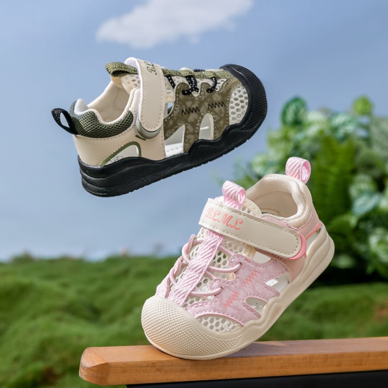 2026 ljetne sandale za bebe i malu djecu s prorezanim dizajnom, zaštićeni prsti, protuklizna mekana podloga, Velcro, prozračne