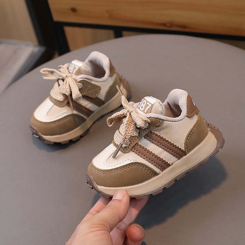Unisex tenisice za bebe i djecu, prozračan mrežasti gornji dio, niski kroj, bijele s prugama, Velcro zatvarač, protuklizna potplat