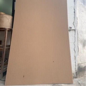 Ploče MDF visoke gustoće s rešetkastim i žljebovima za pozadinsku stijenu, dekorativni paneli s konveksno‑konkavom teksturom „Veliki zid”, laminirani.