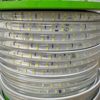 Bežična LED traka 220V, dvostruka ravna niz LED s lećom za unutarnje i vanjske inženjerske osvjetljenje