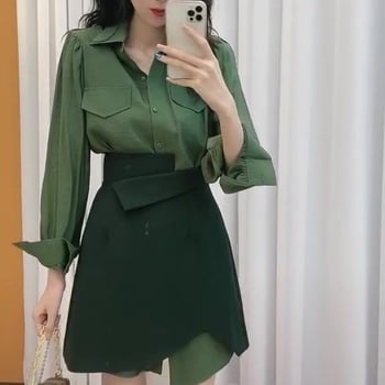 Proljetno-jesenski komplet s košulom i suknjom, mini suknja visokog struka, koledžijski stil, elegantno i moderno