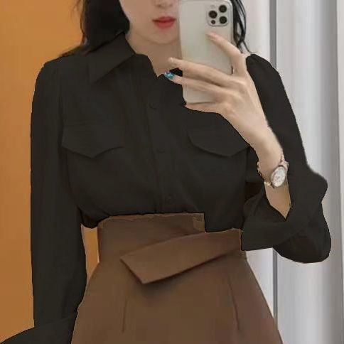 Proljetno-jesenski komplet s košulom i suknjom, mini suknja visokog struka, koledžijski stil, elegantno i moderno