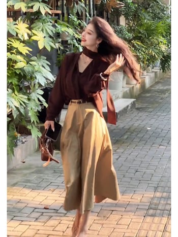 Dvodjelni set: opušteni gornji dio s trakom i suknjom, elegantan uredski stil, jesen-zima 2025