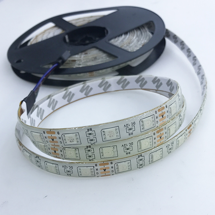 RGB LED pásik 12V, 54 LED 5050, nízke napätie, epoxidové povrchovanie, čierna PCB, dvojité konce s bielym lepidlom na zadnej strane, set na zmenu farieb