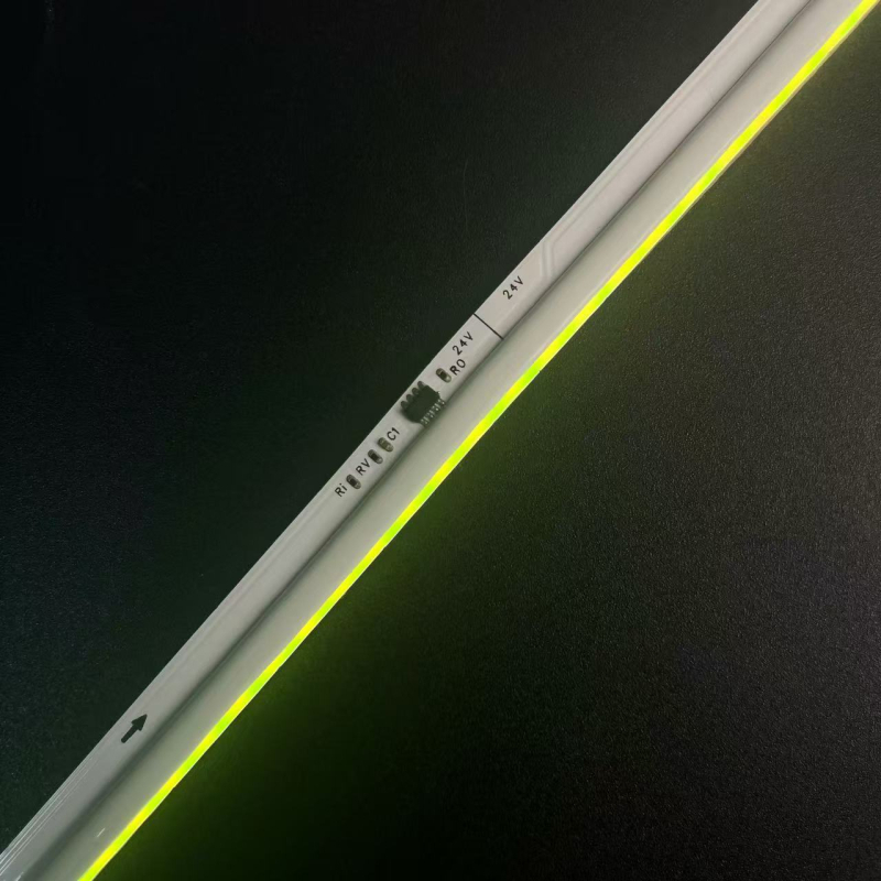 Nízkonapäťový ultra-tenký RGB LED pás s 630 LED, bočné vyžarovanie, efekt tečúcej vody, programovateľný, samolepiaci