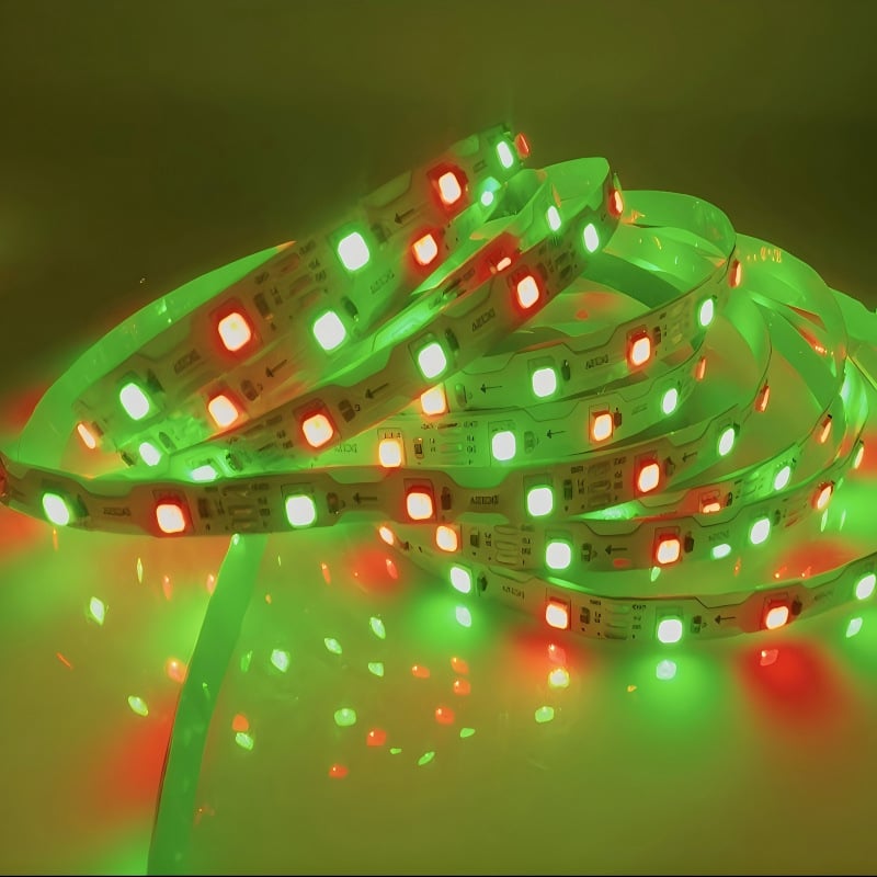 12V S-tvarovaný flexibilný LED pásik, 60 LED, RGB, šírka 7 mm, stmievateľný, s ovládačom, 9 W, životnosť 30 000 h, dĺžka 10 m, pre reklamné svetlá a osvetlené písmená, s funkciou pokračovania po prerušení
