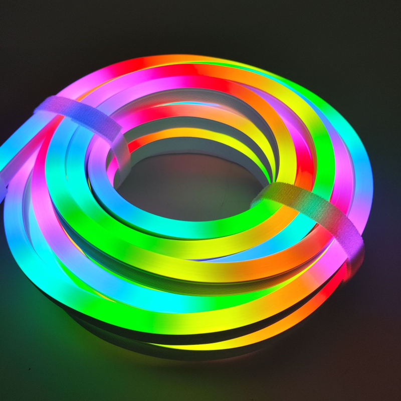 RGBIC neon silikónový LED pás s USB a Bluetooth hlasovým ovládaním, farebné DIY dekoratívne svetlo vo forme koňa