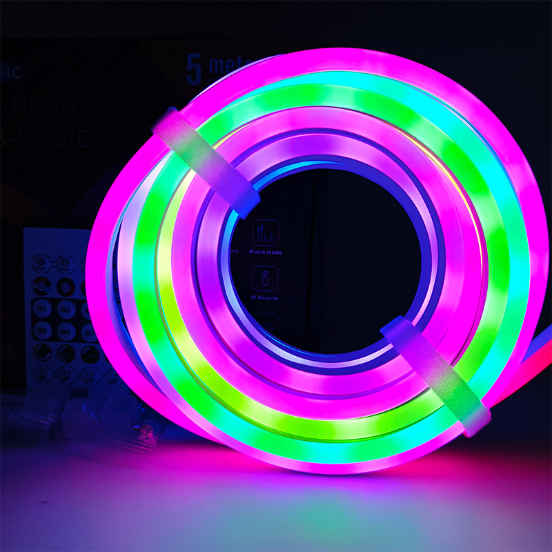 RGBIC neon silikónový LED pás s USB a Bluetooth hlasovým ovládaním, farebné DIY dekoratívne svetlo vo forme koňa