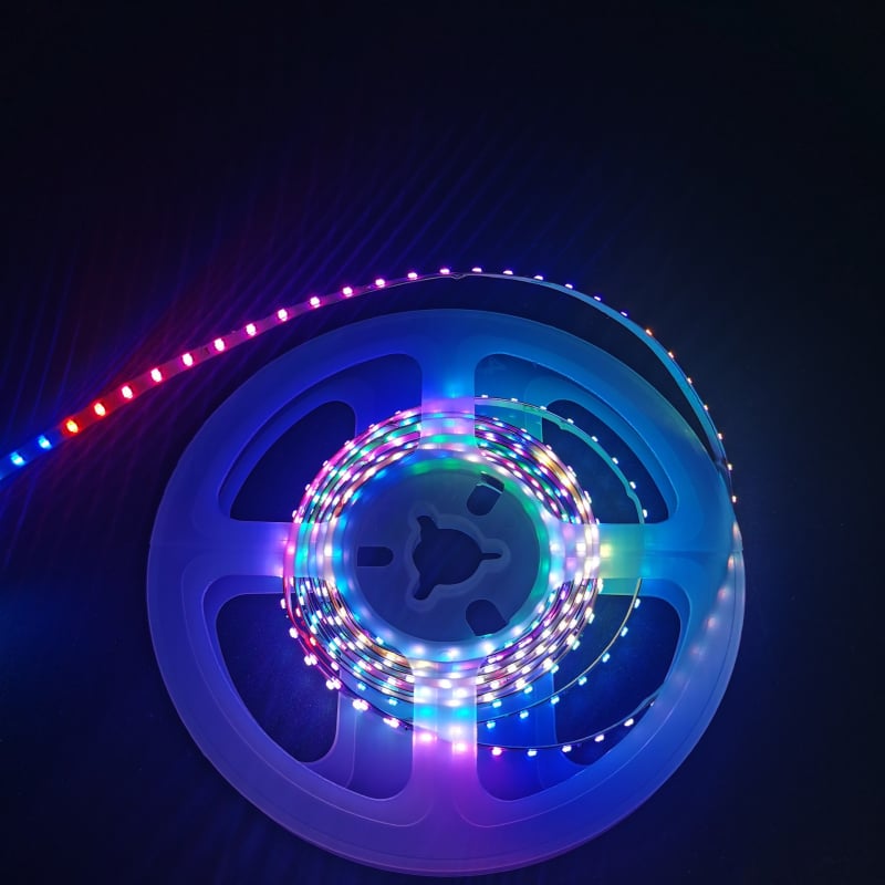 2,7 mm ultraúzka farebná LED páska s efektom tečúcej vody pre autá, hračky, malé domáce spotrebiče a atmosferické osvetlenie