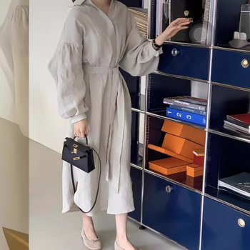 Japonsko-kórejský chic 2026 jar-leto, vintage štýl s viazaním v páse pre tvarovanie siluety, lampášové rukávy, dĺžka nad kolená