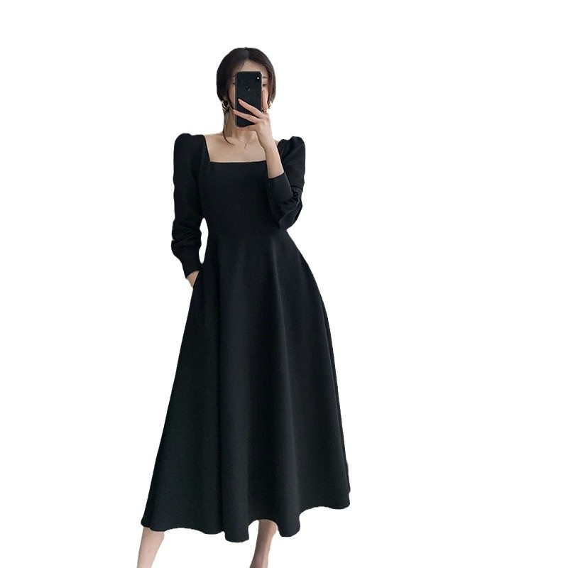 Čierne šaty s dlhým rukávom, jeseň 2025, francúzsky retro Hepburn štýl, štvorcový golier, A-line strih