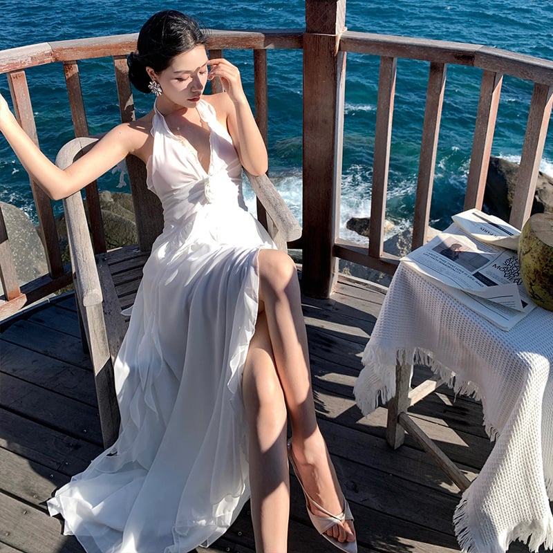 Ženska haljina bez naramenica, vrhunska elegancija, asimetričan kroj, eteričan dojam, stil za odmor