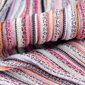 Missoni Nanyou elegantné pletené šaty bez rukávov, s okrúhlym výstrihom, stredná dĺžka, pruhované, jar-let