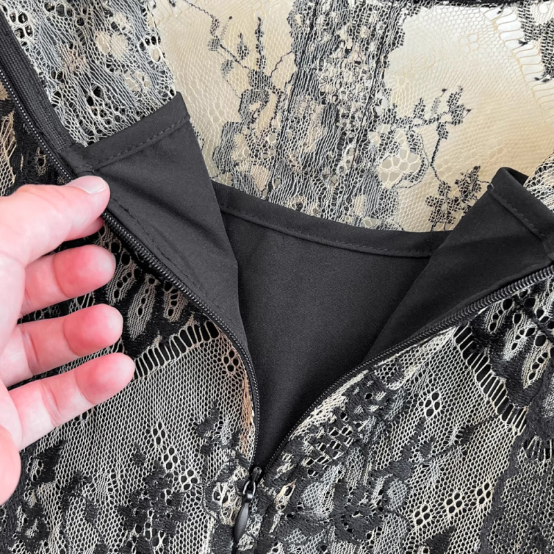 Šaty s čipkou s dlhými rukávmi a stojacim golierom, štíhla pása, A-línia, elegantné dlhé šaty