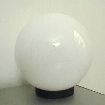 Okrúhle tienidlo na LED žiarovku so základňou, 20 cm, plast