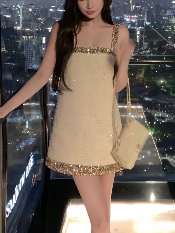 Zlaté šaty s flitrami a viazaním cez plecia – Chanel-inšpirovaný štýl, elegantné letné mini šaty