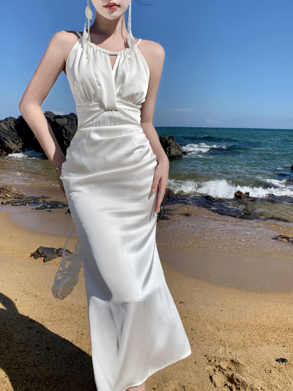 Elegantné večerné šaty pre ženy s fishtailom, biele, halterneck výstrih, bez rukávov, A-línia, vysoký pás, midi dĺžka, polyester, vhodné na bankety a zásnuby