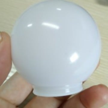 Okrúhly kryt lampy A45/A60 pre LED žiarovku