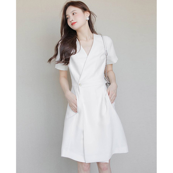 Dámske šaty s V výstrihom, krátke rukávy, jednofarebné, elegantný dizajn, zvýraznený pás, midi dĺžka