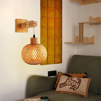 Nástenná lampa s ručne vyrobeným bambusovým tienidlom, vintage štýl, drevené umelecké dielo