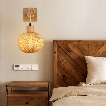 Nástenná lampa s ručne vyrobeným bambusovým tienidlom, vintage štýl, drevené umelecké dielo