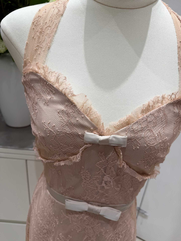 Šaty bez ramienok s čipkou, strih A, midi dĺžka, jar-leto, polyester