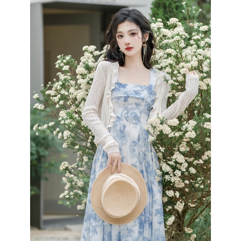 Ženski dvodijelni set u plažnom stilu: kardigan za zaštitu od sunca i haljina na tanke naramenice, Mori-inspirirani eterični izgled, ljeto 2023